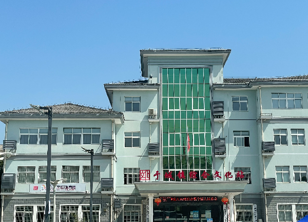 創(chuàng)能正能量：職工搶修獻血車，好人好事成風景！